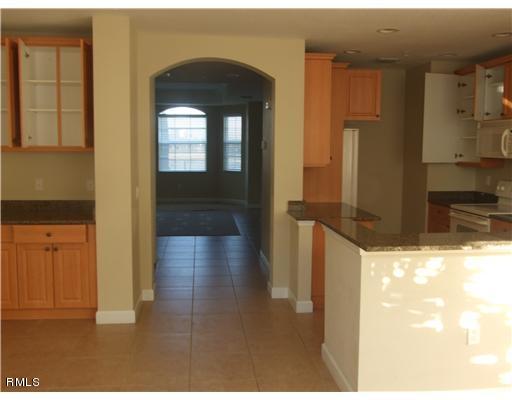2775 Ravella Way Palm Beach Gardens, FL 33410 - Photo 7 of 17 kitchen