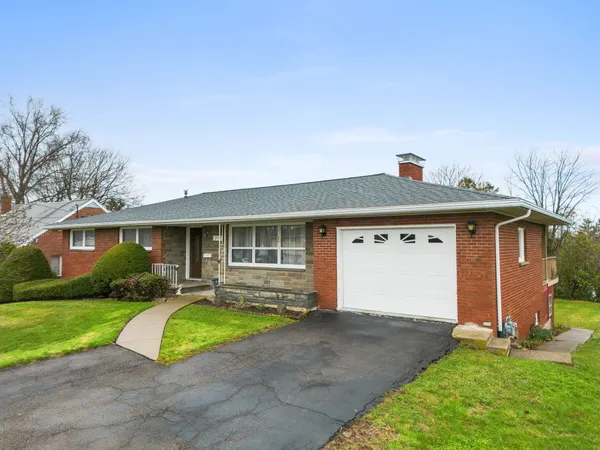 $235,000 | 2732 Hamilton Drive, Endicott, NY 13760