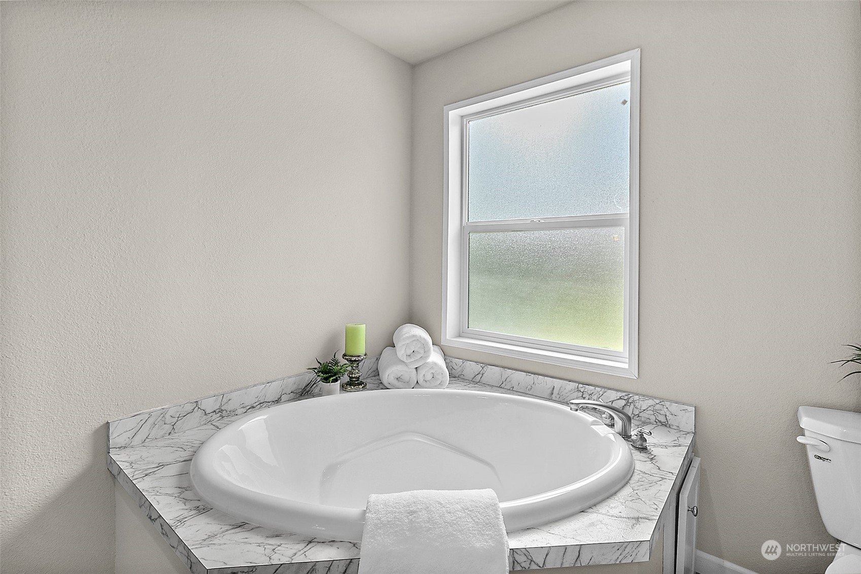 4010 Sunnyslope Road Southwest Port Orchard, WA 98367 - Photo 11 of 35 Gallery Image 11