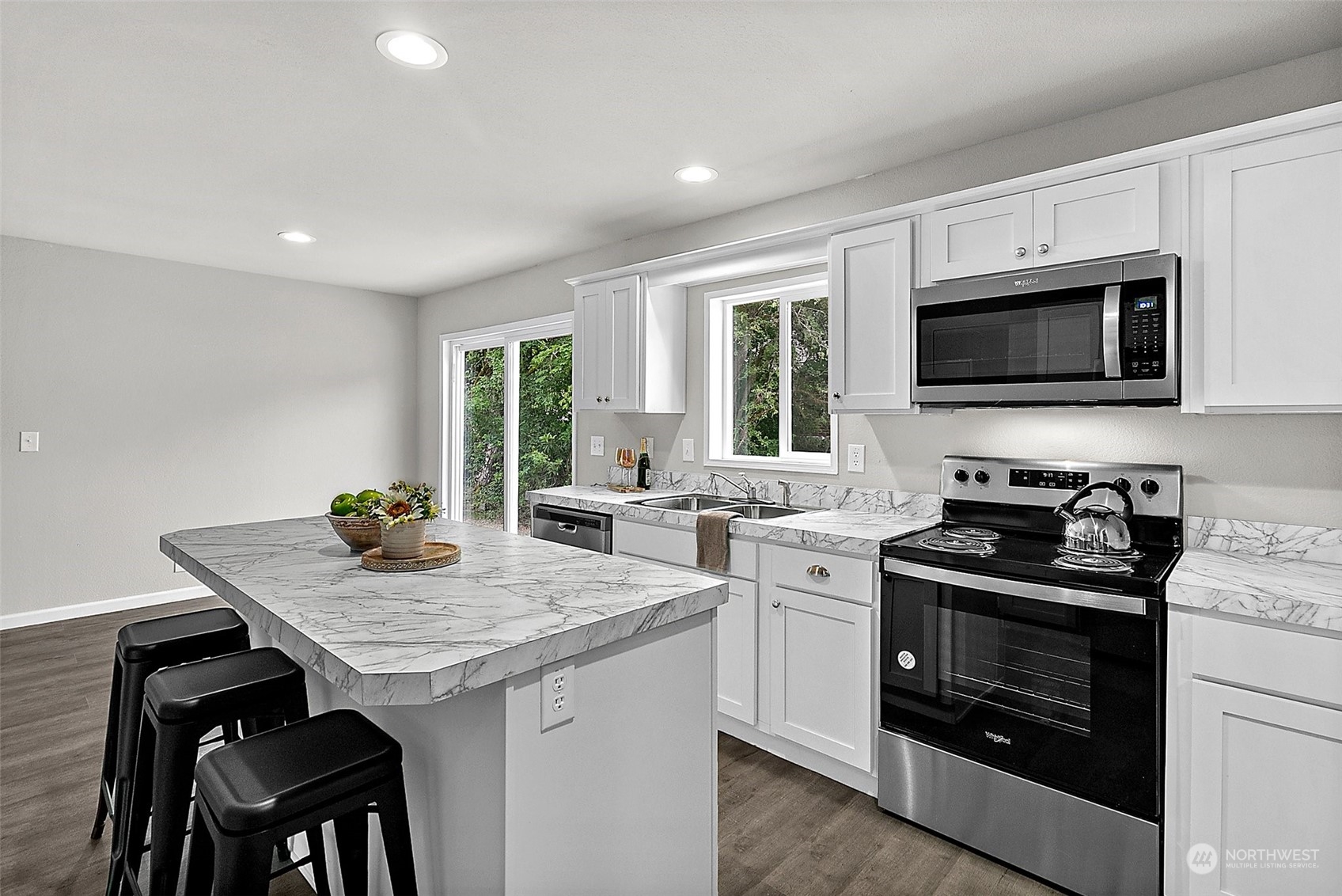 4010 Sunnyslope Road Southwest Port Orchard, WA 98367 - Photo 17 of 35 Gallery Image 17