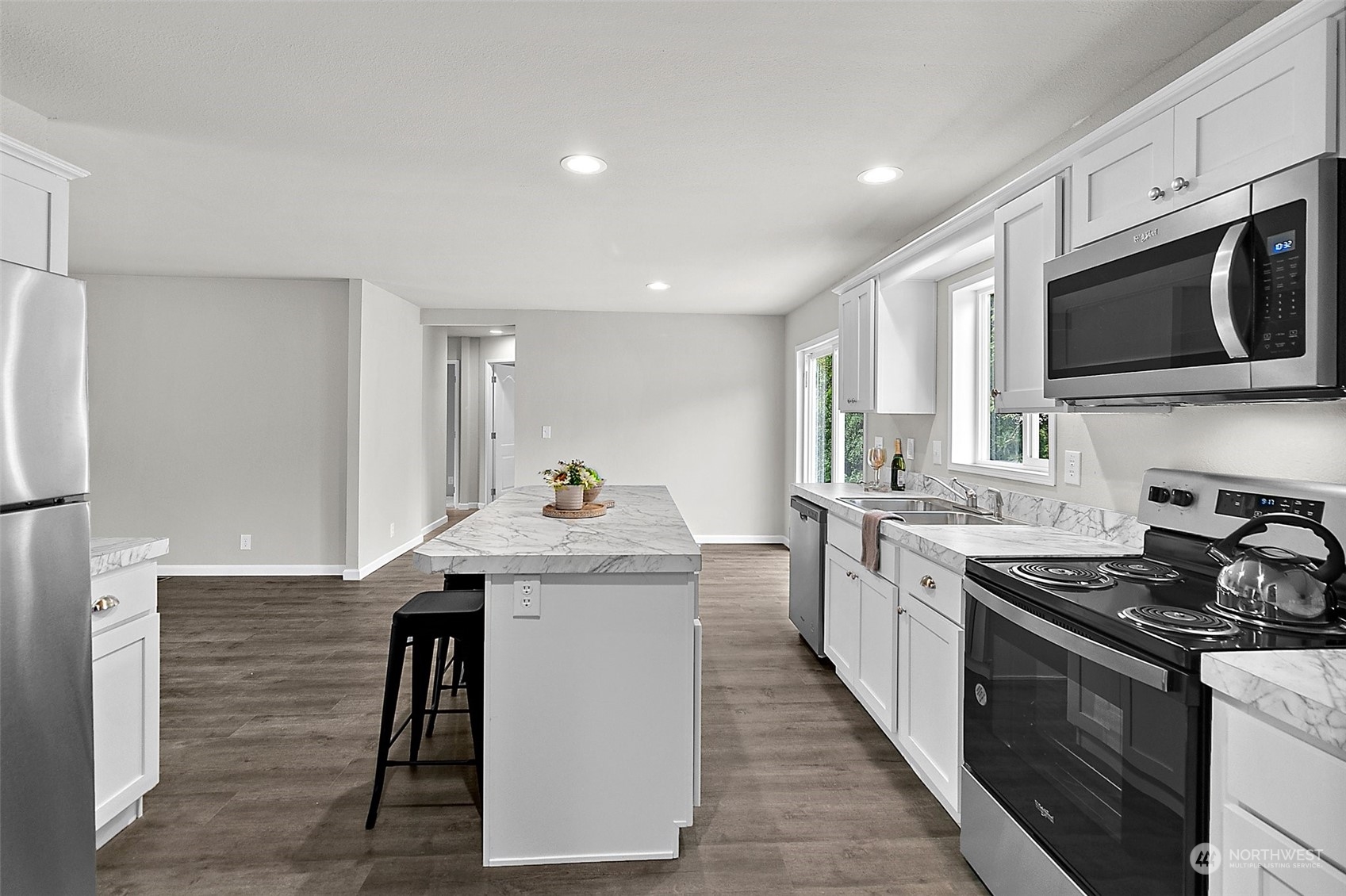 4010 Sunnyslope Road Southwest Port Orchard, WA 98367 - Photo 18 of 35 Gallery Image 18