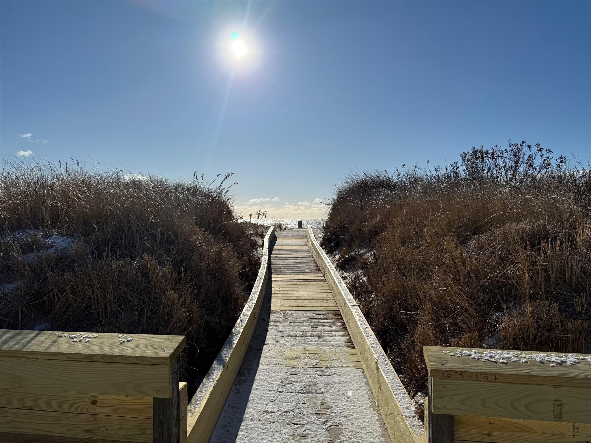 234 Dune Road Quogue, NY 11959 - Photo 29 of 34 a view of a balcony