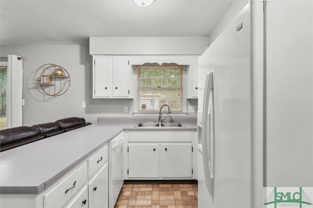 719 Windsor Road Savannah, GA 31419 - Photo 14 of 40