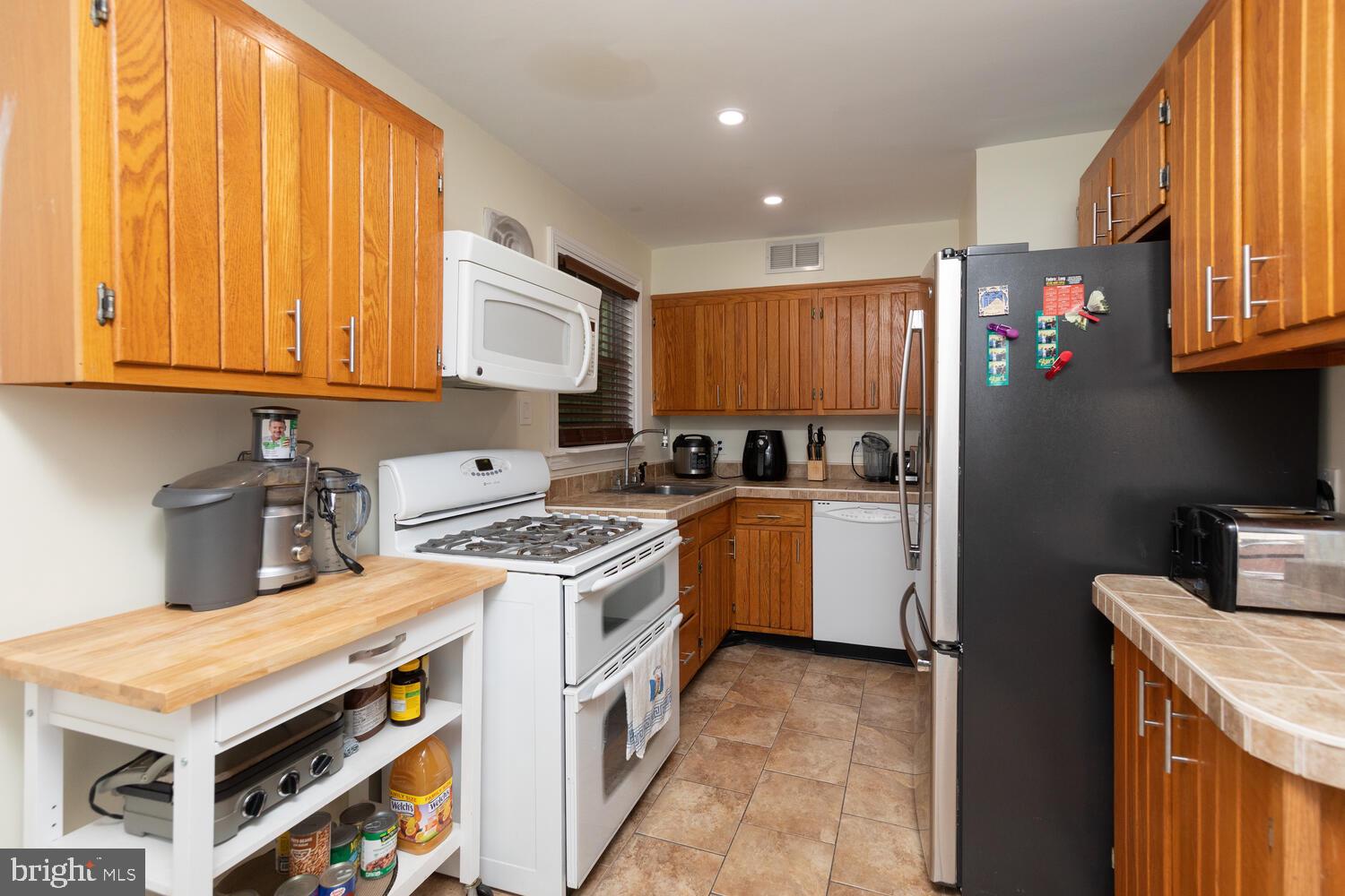 1510 Rhawn Street Philadelphia, PA 19111 - Photo 7 of 24 Gallery Image 7