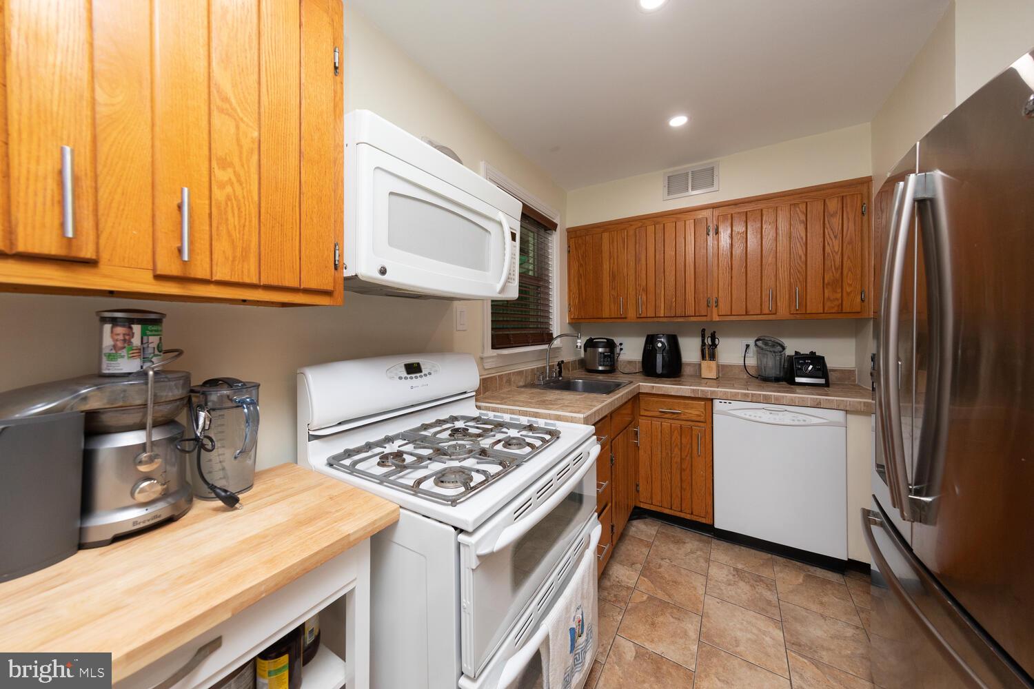 1510 Rhawn Street Philadelphia, PA 19111 - Photo 8 of 24 Gallery Image 8