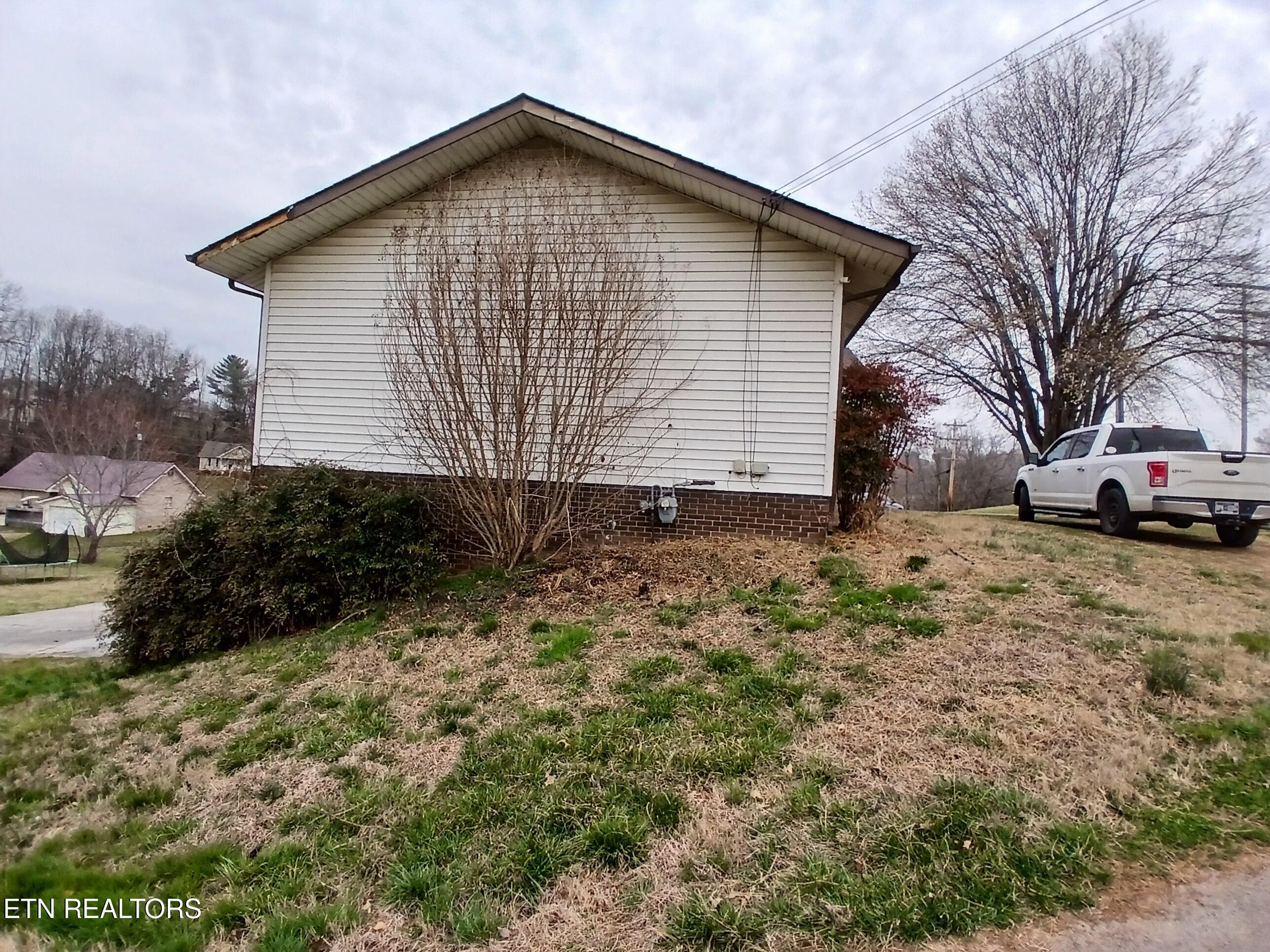 405 Panther Springs Road Morristown, TN 37814 - Photo 3 of 24 20250313_100239