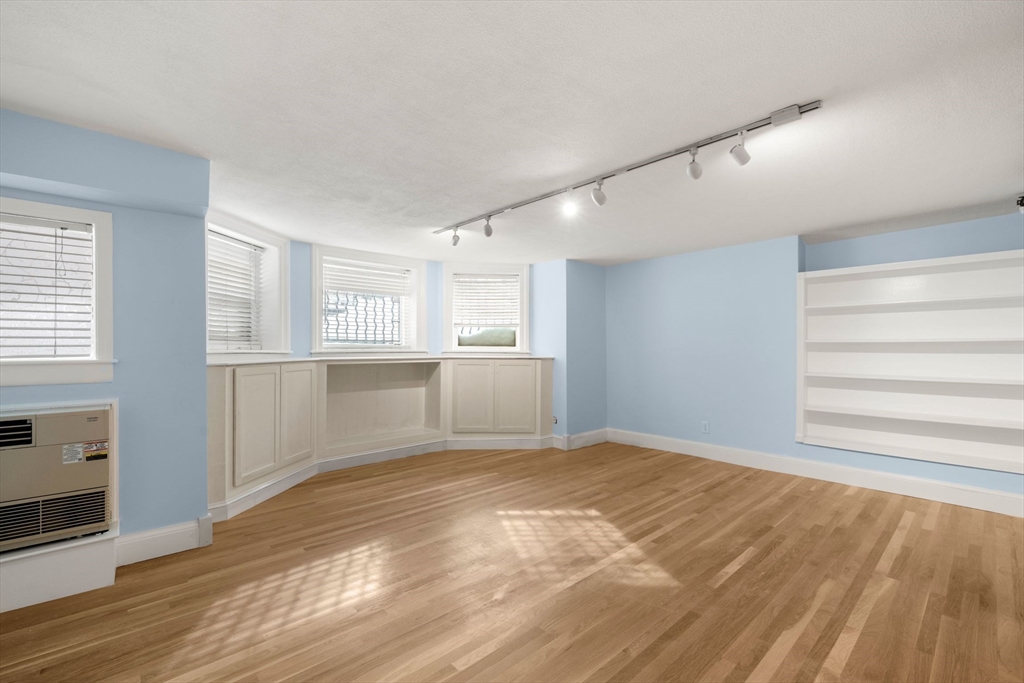 242 Beacon Street, Unit 1 Boston, MA 02116 - Photo 2 of 29