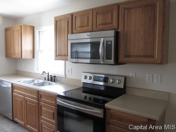 39 Radcliff Road Springfield, IL 62703 - Photo 7 of 21