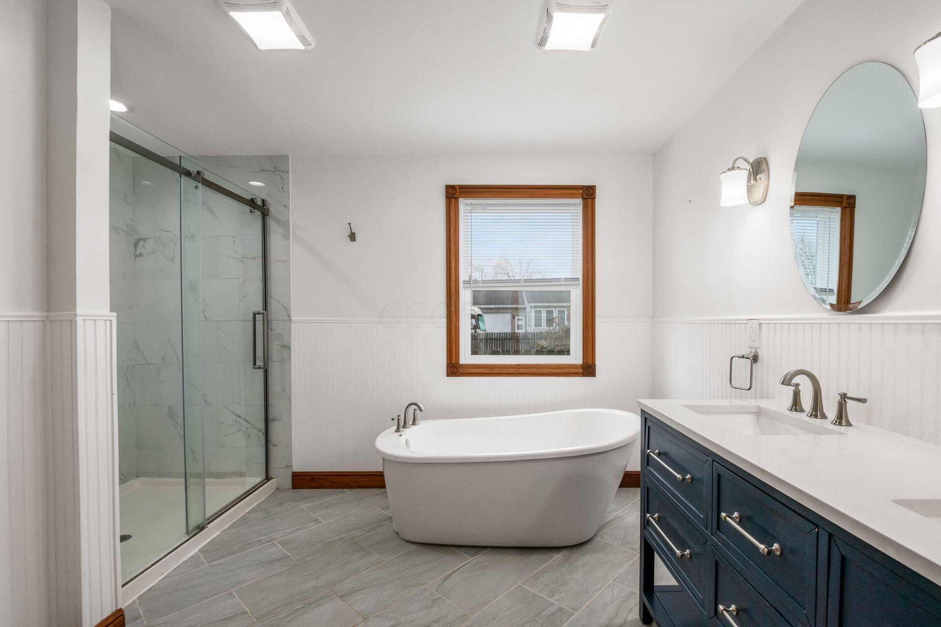 277 Cherrington Road Westerville, OH 43081 - Photo 20 of 60 20 Owners bathroom