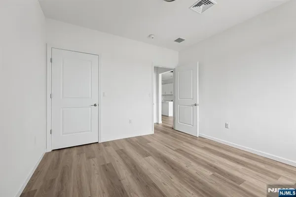 $2,700 | 2 Executive Drive, Unit 903, Fort Lee, NJ 07024