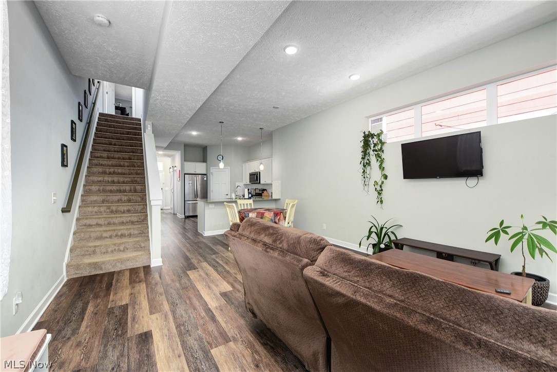 2120 West 40th Place Cleveland, OH 44113 - Photo 6 of 35