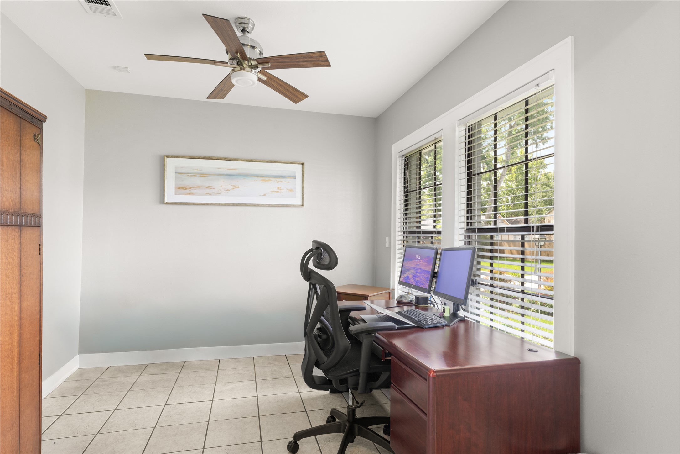 906 Higgins Street Humble, TX 77338 - Photo 9 of 26 Bright home office or flex space. Use it for work or play.