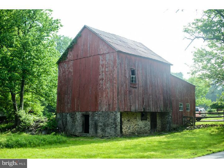 1980 Upper Ridge Road Green Lane, PA 18054 - Photo 2 of 19 Barn