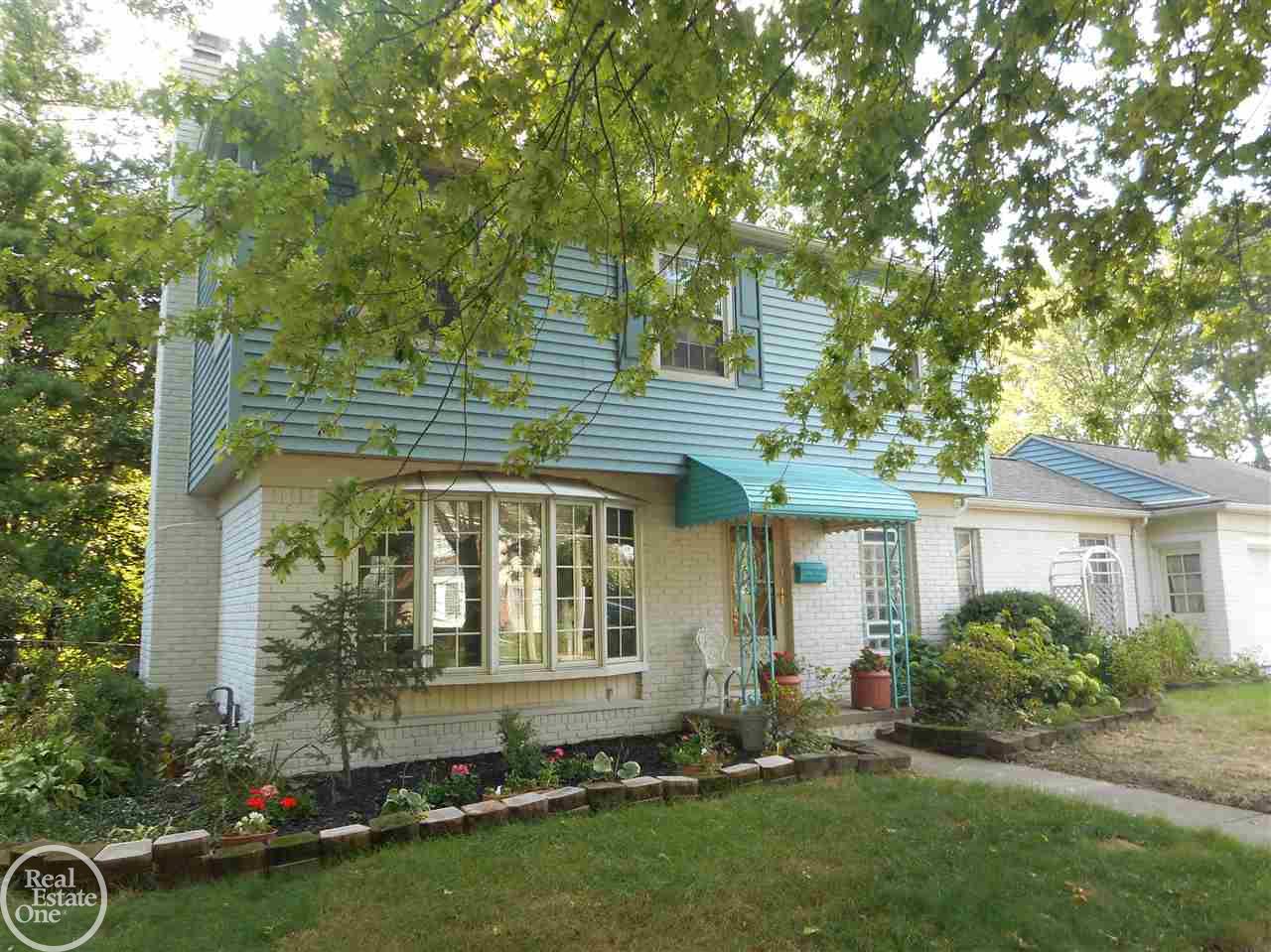 20720 Marter Road Grosse Pointe, MI 48236 - Photo 23 of 24 50032110-22.JPG