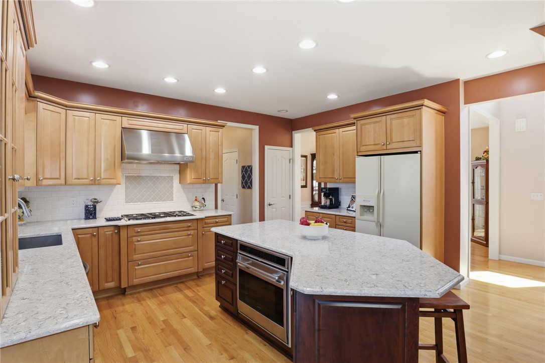 6988 Hackney Circle Victor, NY 14564 - Photo 17 of 47