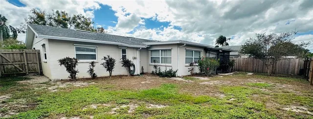 $2,600 | 13613 87th Avenue, Seminole, FL 33776