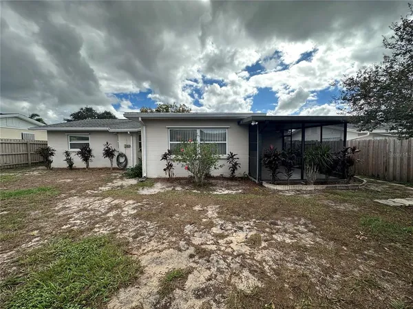 $2,400 | 13613 87th Avenue, Seminole, FL 33776