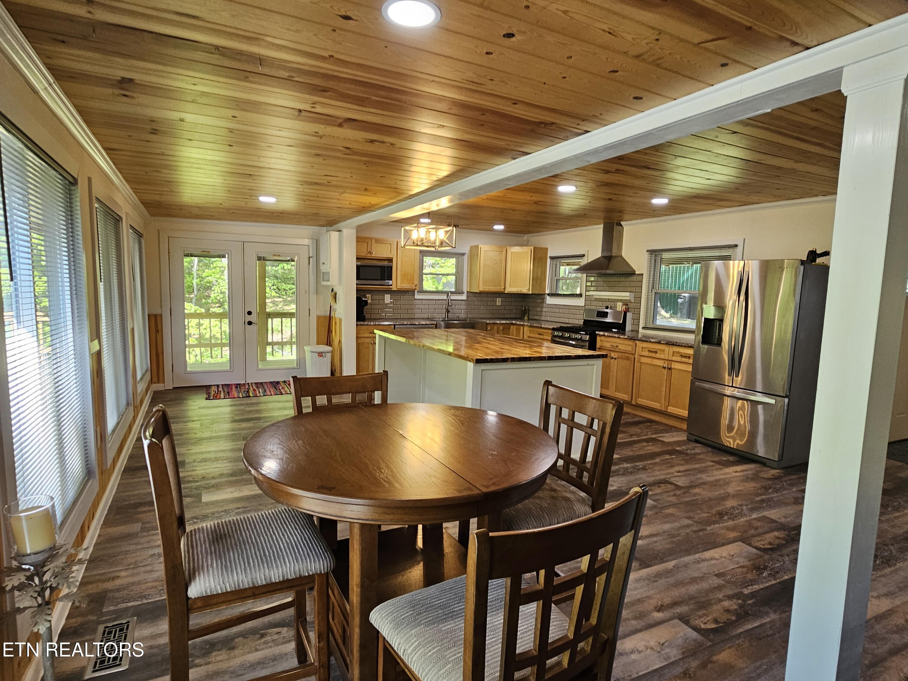 355 Eli Lane Oneida, TN 37841 - Photo 29 of 58 Dining Area