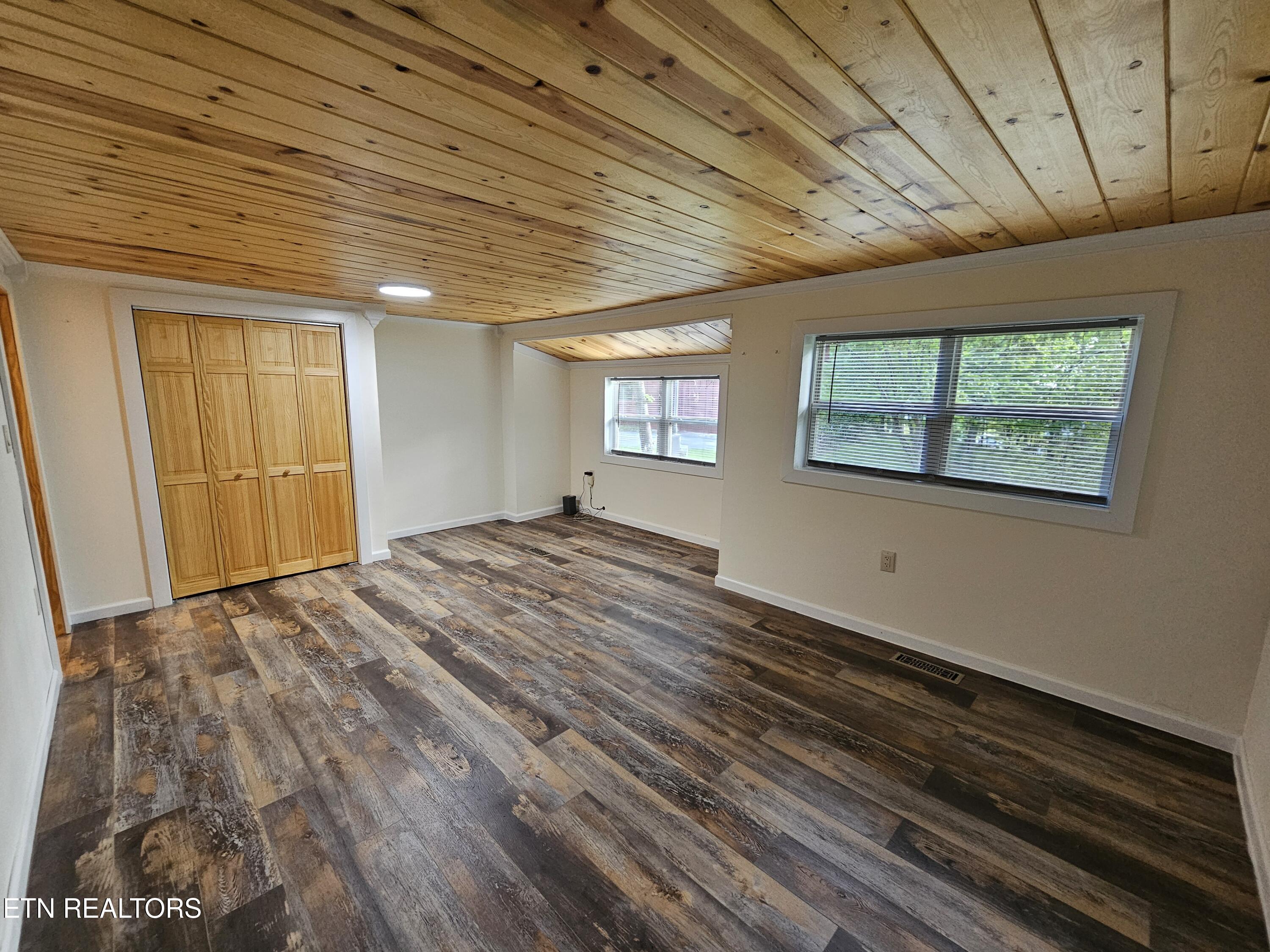 355 Eli Lane Oneida, TN 37841 - Photo 39 of 58 Guest BR