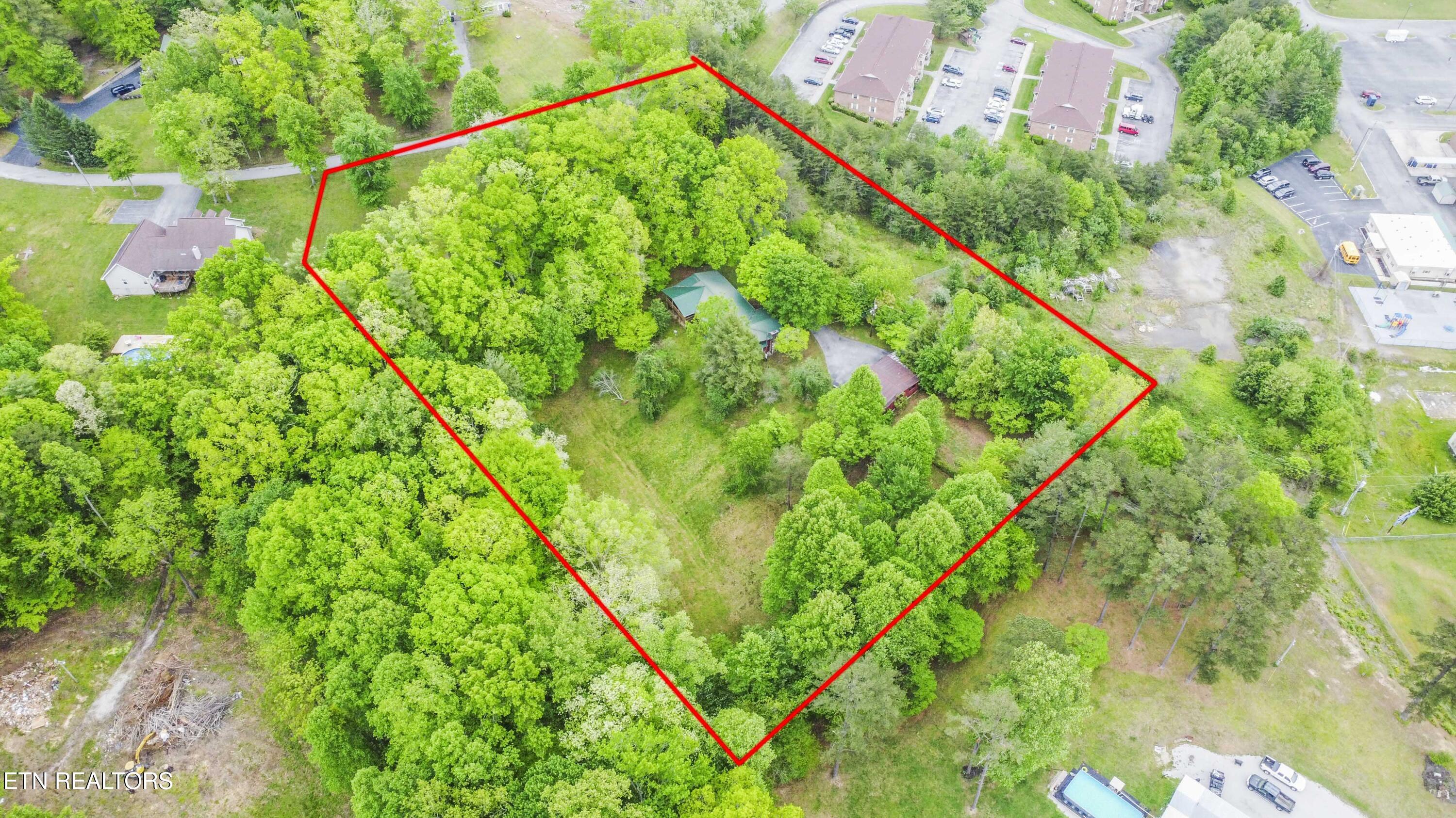 355 Eli Lane Oneida, TN 37841 - Photo 47 of 58 drone 3_1