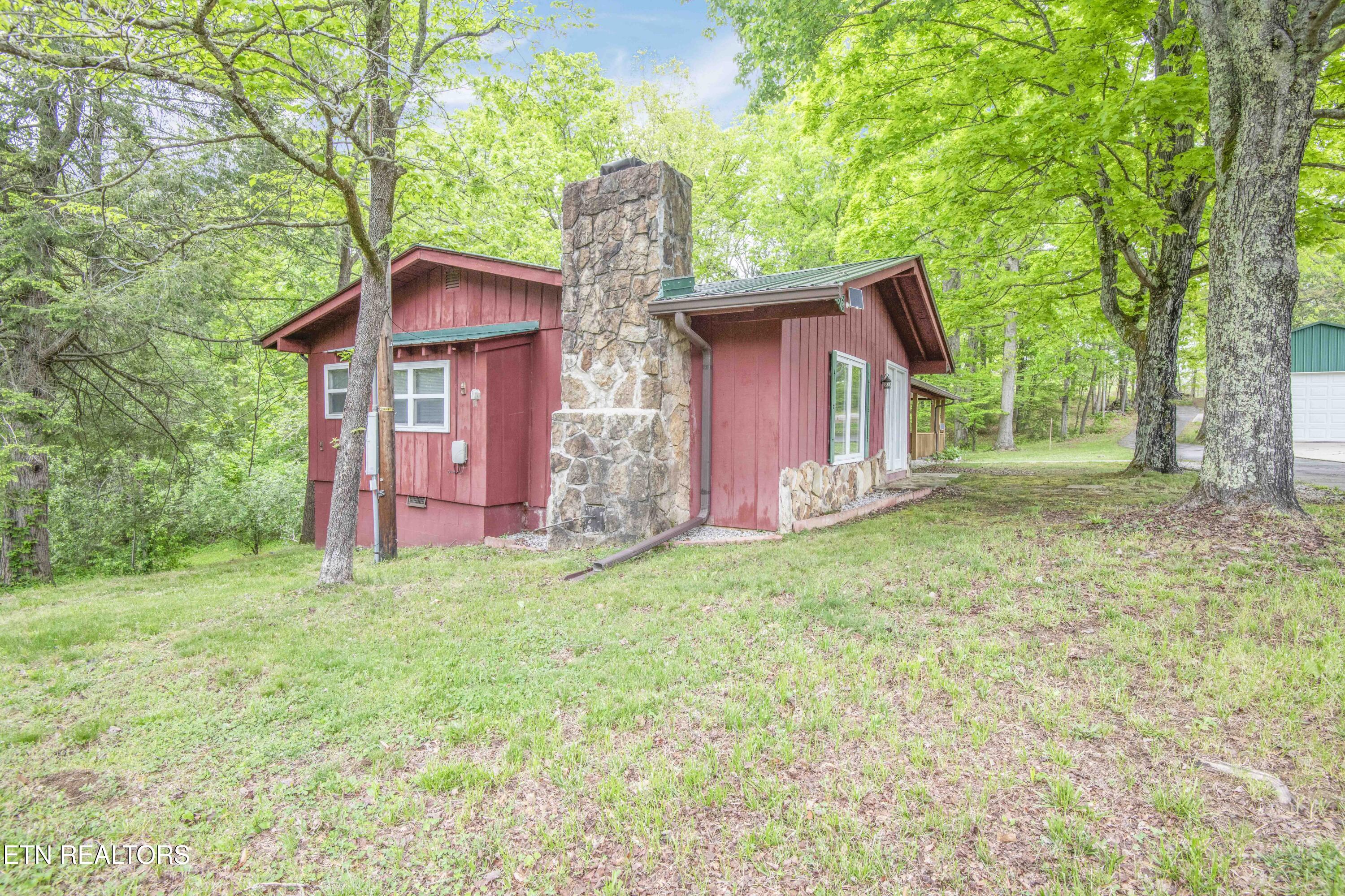 355 Eli Lane Oneida, TN 37841 - Photo 7 of 58 Side View