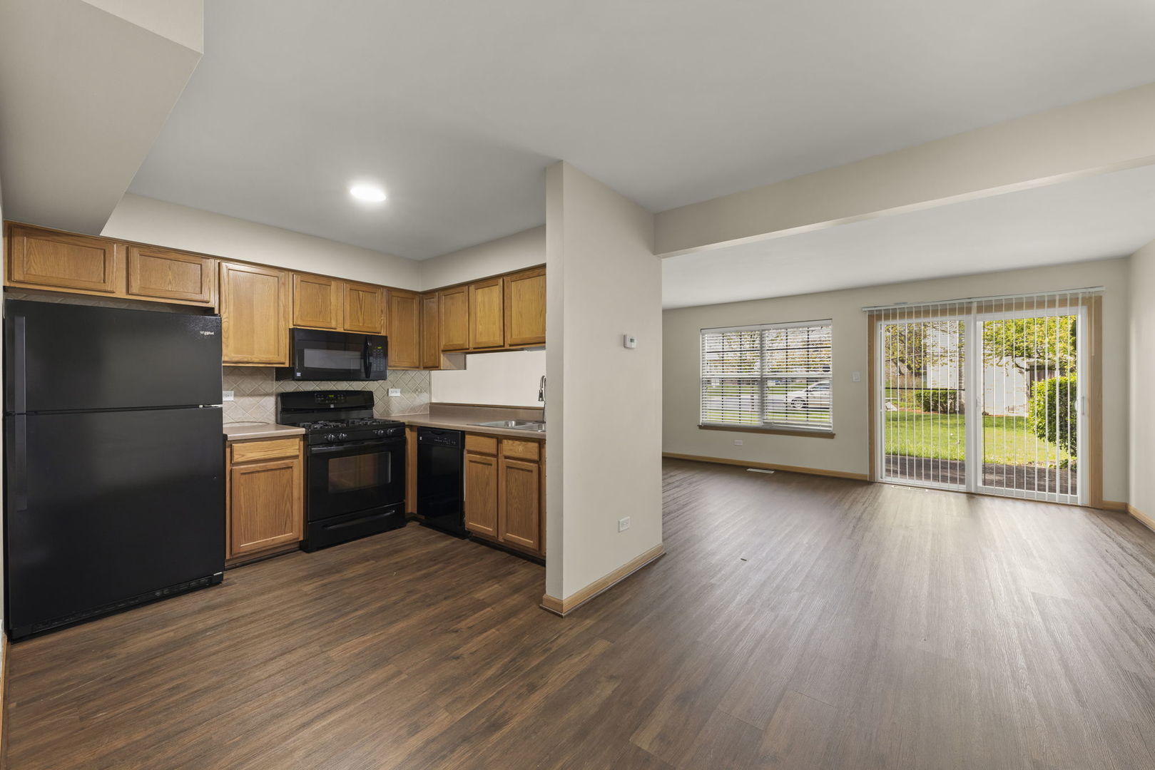 694 Tamarac Boulevard Addison, IL 60101 - Photo 3 of 16