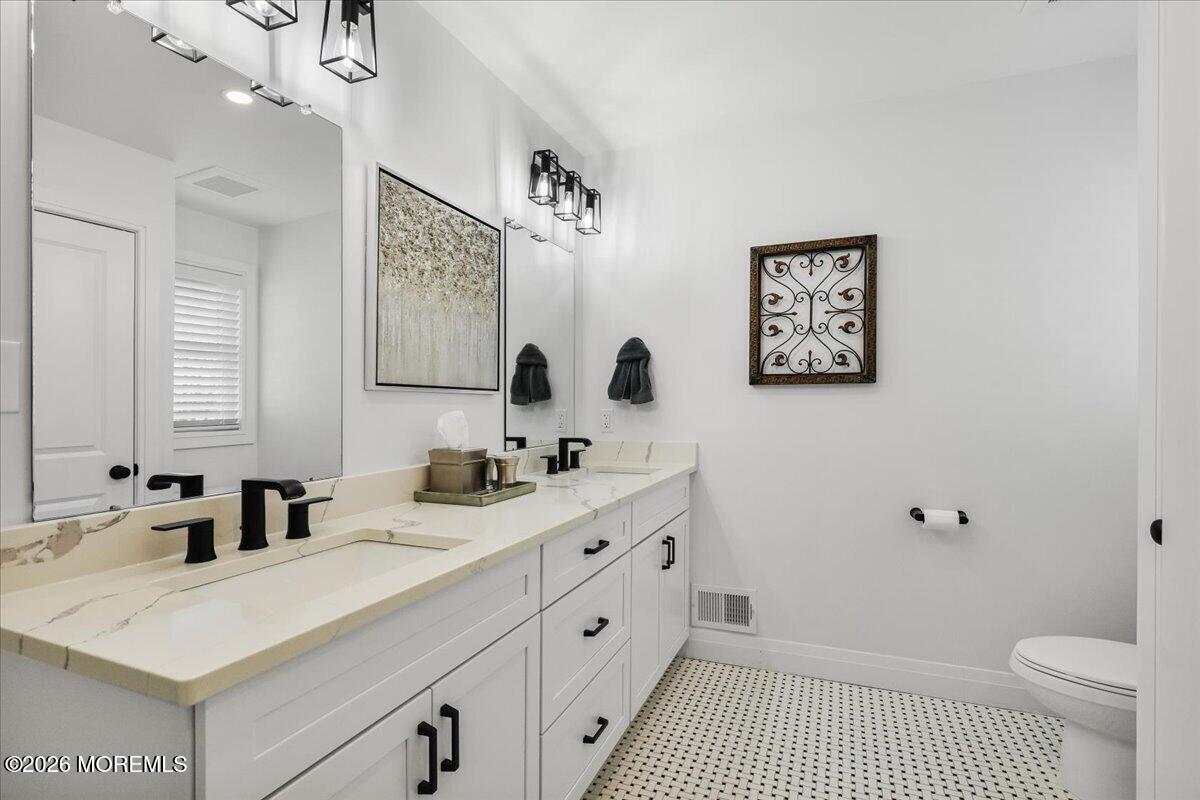 174 Church Street Keyport, NJ 07735 - Photo 20 of 38 30-Primary Bathroom