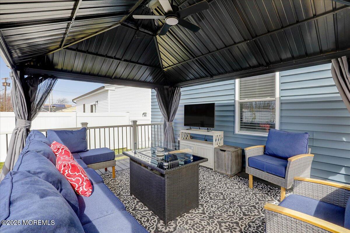 174 Church Street Keyport, NJ 07735 - Photo 33 of 42 38-Deck