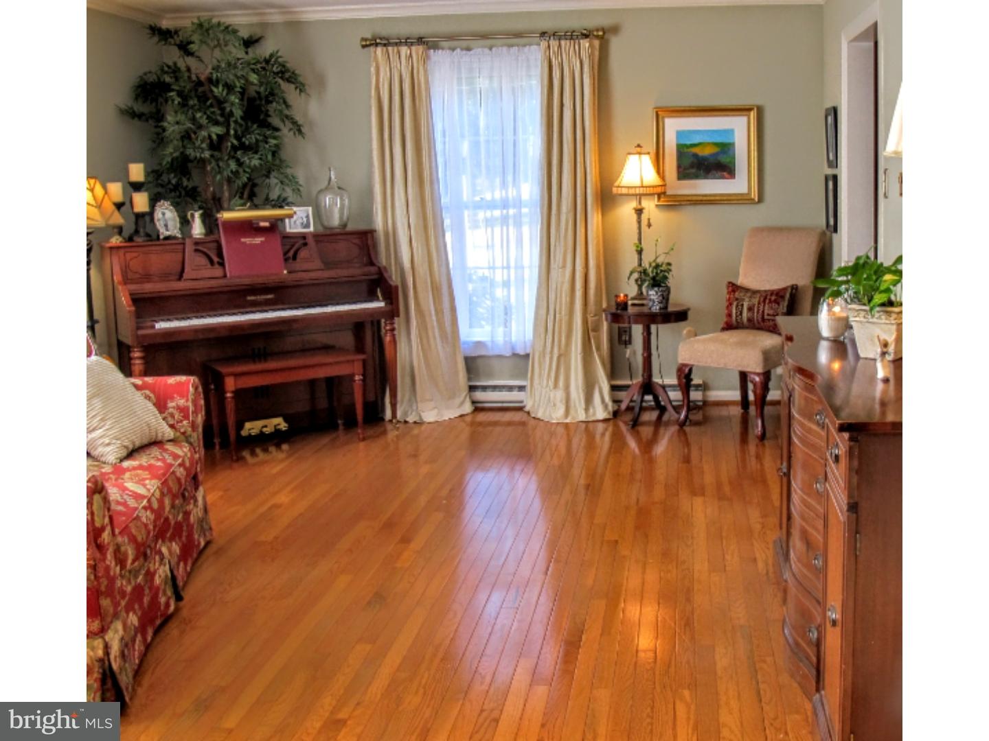 1545 Valley Road Lancaster, PA 17603 - Photo 3 of 24 Great Room