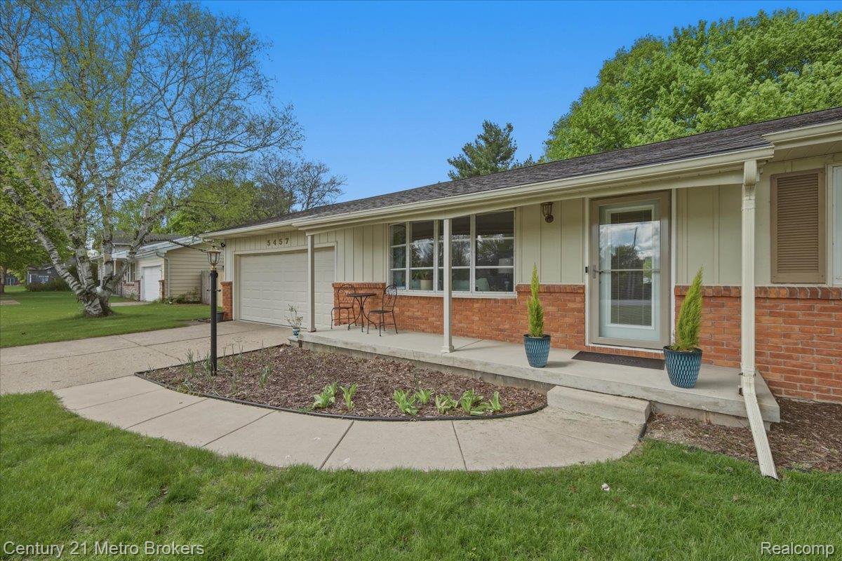 5457 North Seymour Road Flushing, MI 48433 - Photo 3 of 43 07-5457 N Seymour Rd-6.jpg