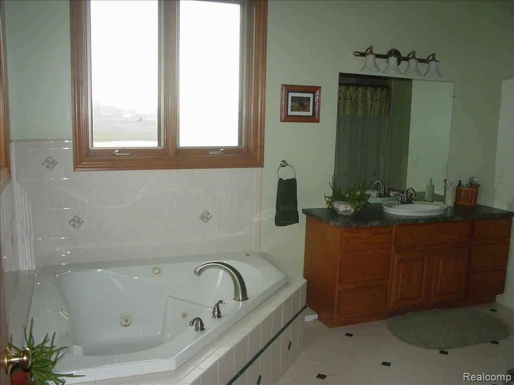 7754 Shea Road Fair Haven, MI 48023 - Photo 7 of 10 DSC01897
