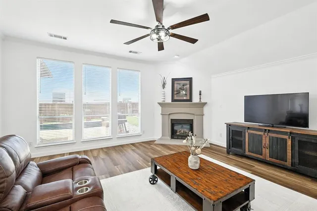 $447,900 | 10121 Red Bluff Lane, Fort Worth, TX 76177