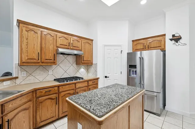 $447,900 | 10121 Red Bluff Lane, Fort Worth, TX 76177