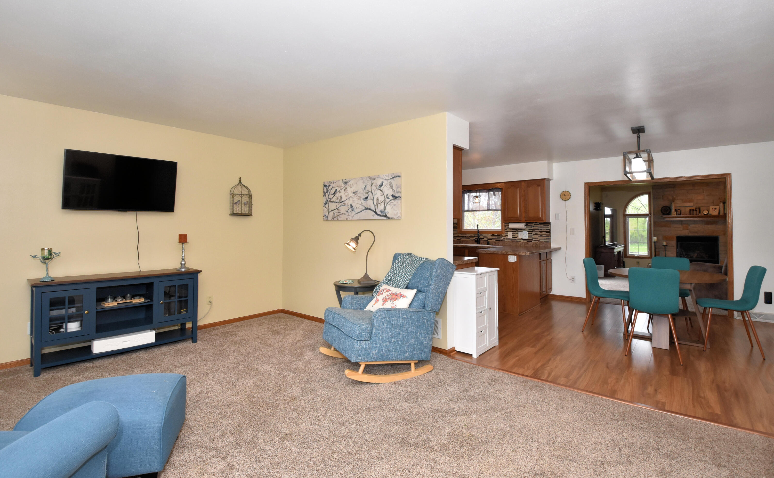 102 Mill Avenue Union Grove, WI 53182 - Photo 4 of 35 front room