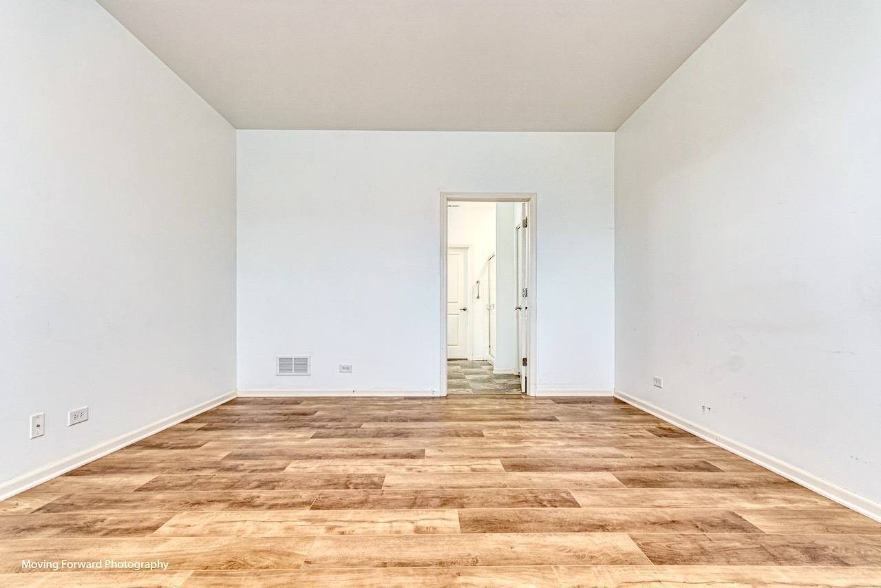 1908 Southern Circle, Unit 1908 Pingree Grove, IL 60140 - Photo 13 of 30 a view of room