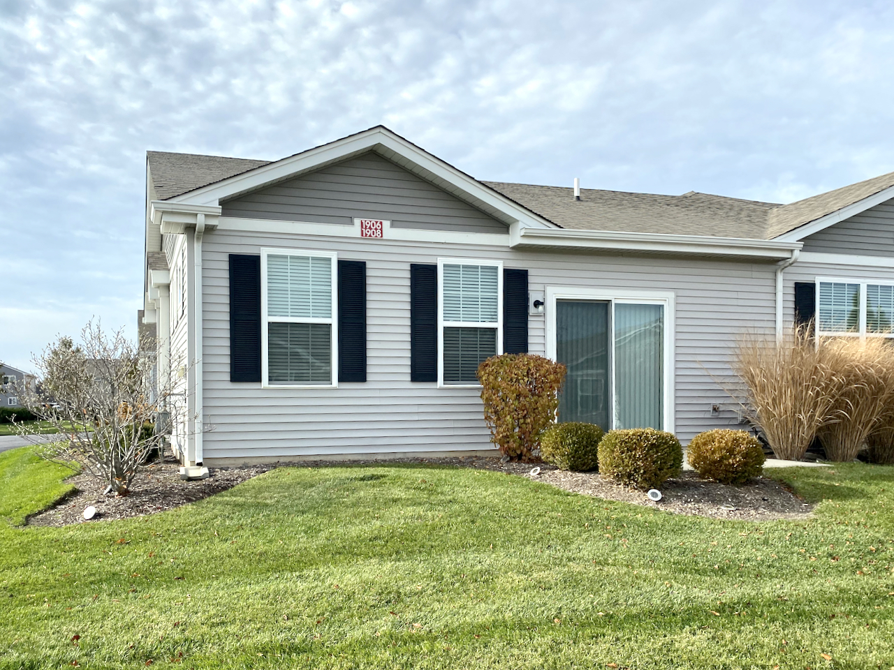 1908 Southern Circle, Unit 1908 Pingree Grove, IL 60140 - Photo 22 of 30 a view of a house with backyard and garden