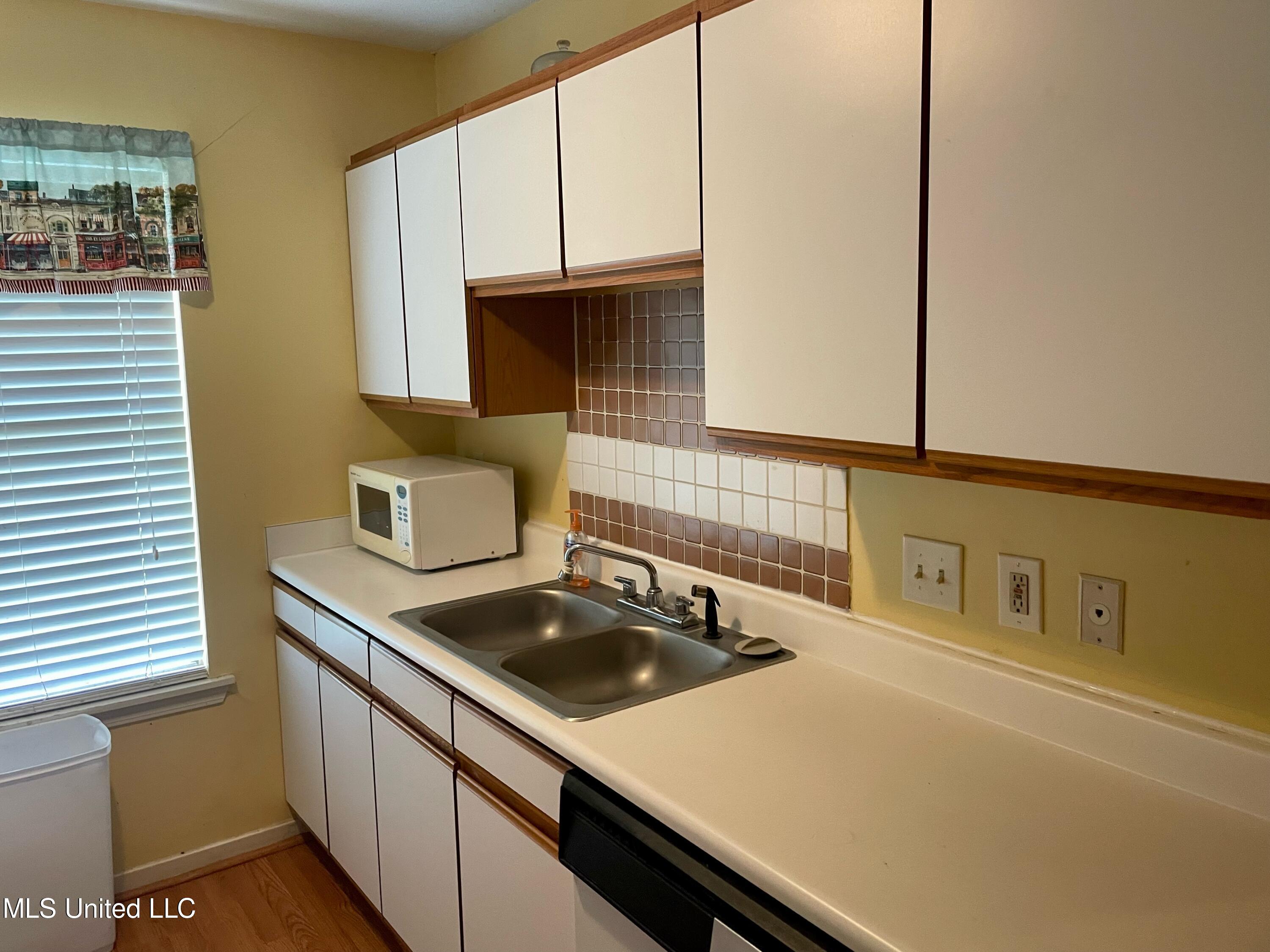 7010 Copper Cove Ridgeland, MS 39157 - Photo 3 of 7 kitchen