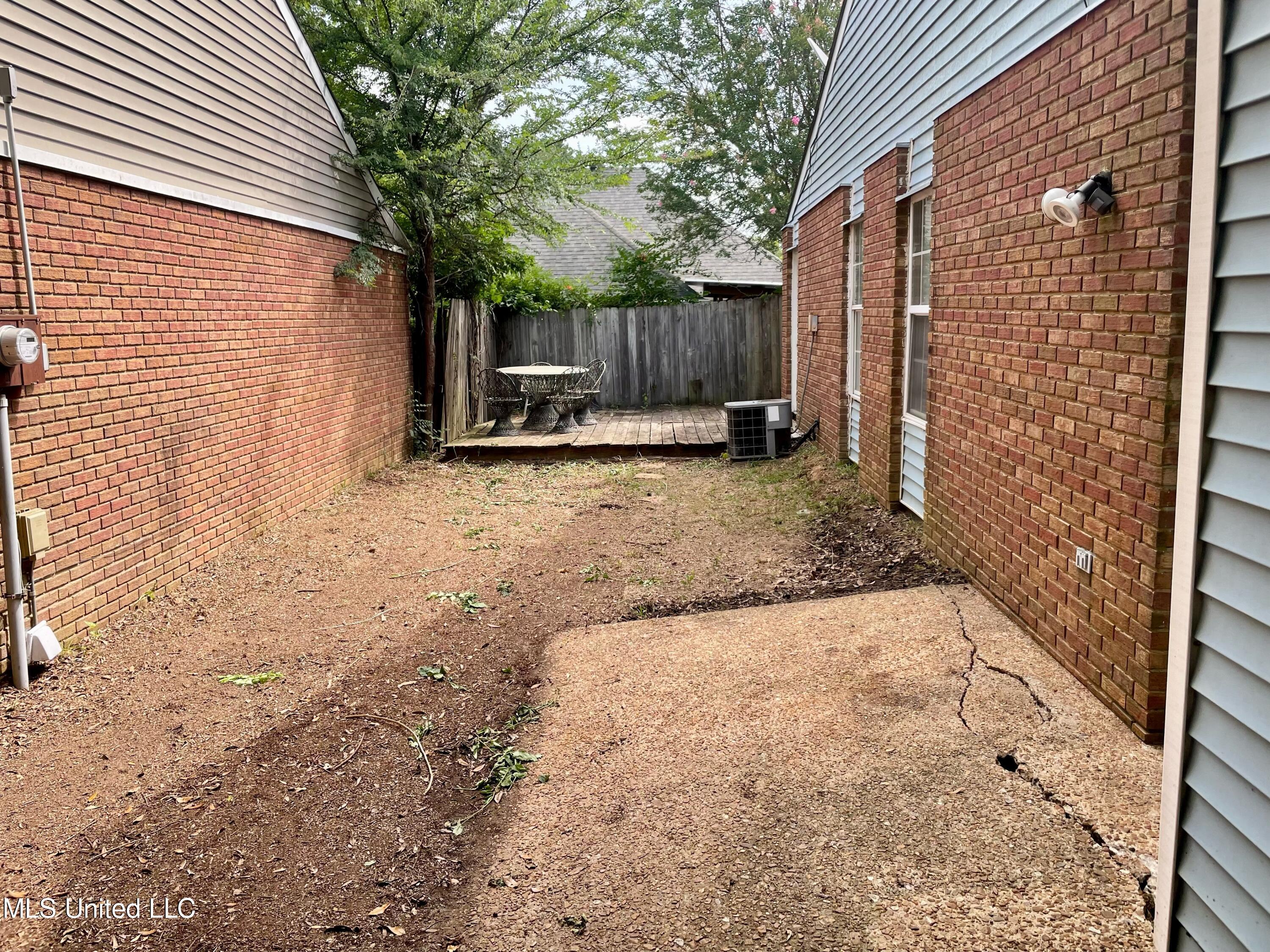 7010 Copper Cove Ridgeland, MS 39157 - Photo 7 of 7 Side Yard