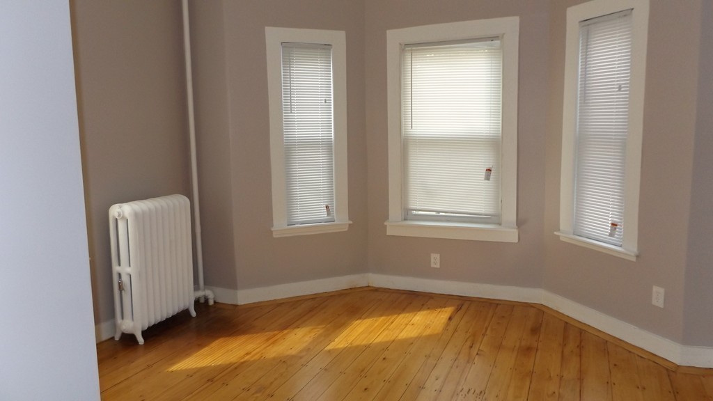 397 Crescent Avenue Chelsea, MA 02150 - Photo 4 of 14