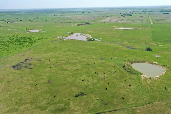 $1,538,250 | 293-acres Deer Creek Road, Henrietta, TX 76365