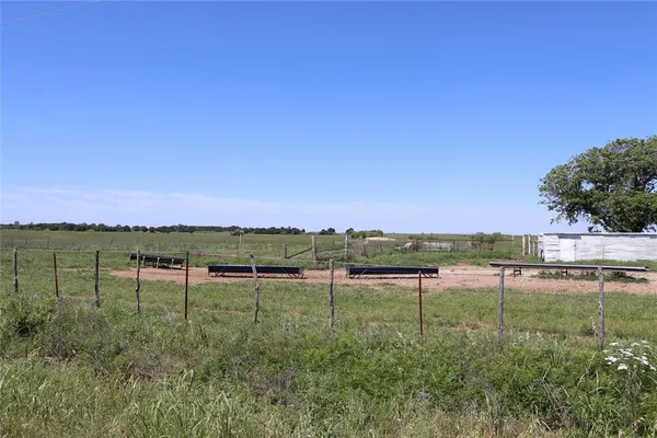 $1,538,250 | 293-acres Deer Creek Road, Henrietta, TX 76365