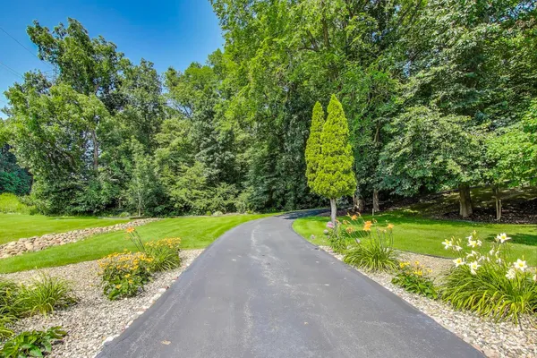 $1,250,000 | 273 Bridlewood Lane, Valparaiso, IN 46385