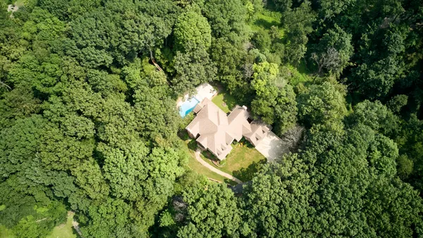 $1,250,000 | 273 Bridlewood Lane, Valparaiso, IN 46385