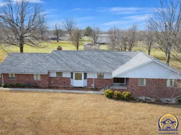 $385,000 | 1206 Wentley Drive, Hiawatha, KS 66434