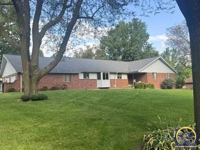 $385,000 | 1206 Wentley Drive, Hiawatha, KS 66434