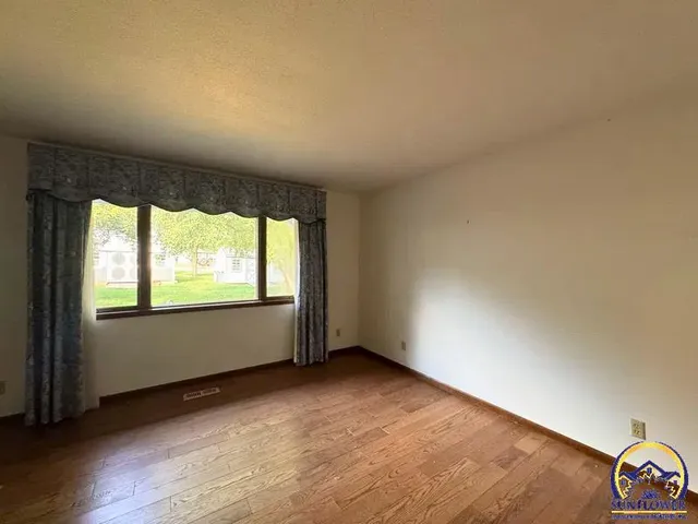 $385,000 | 1206 Wentley Drive, Hiawatha, KS 66434