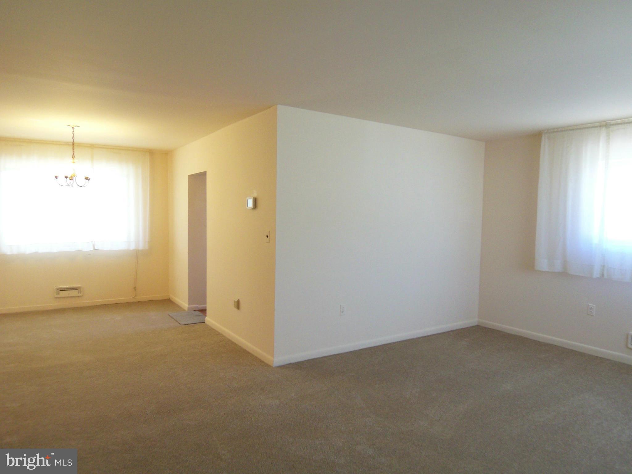 1218 Canberwell Road Baltimore, MD 21228 - Photo 11 of 30 Living Room/ Dining Room
