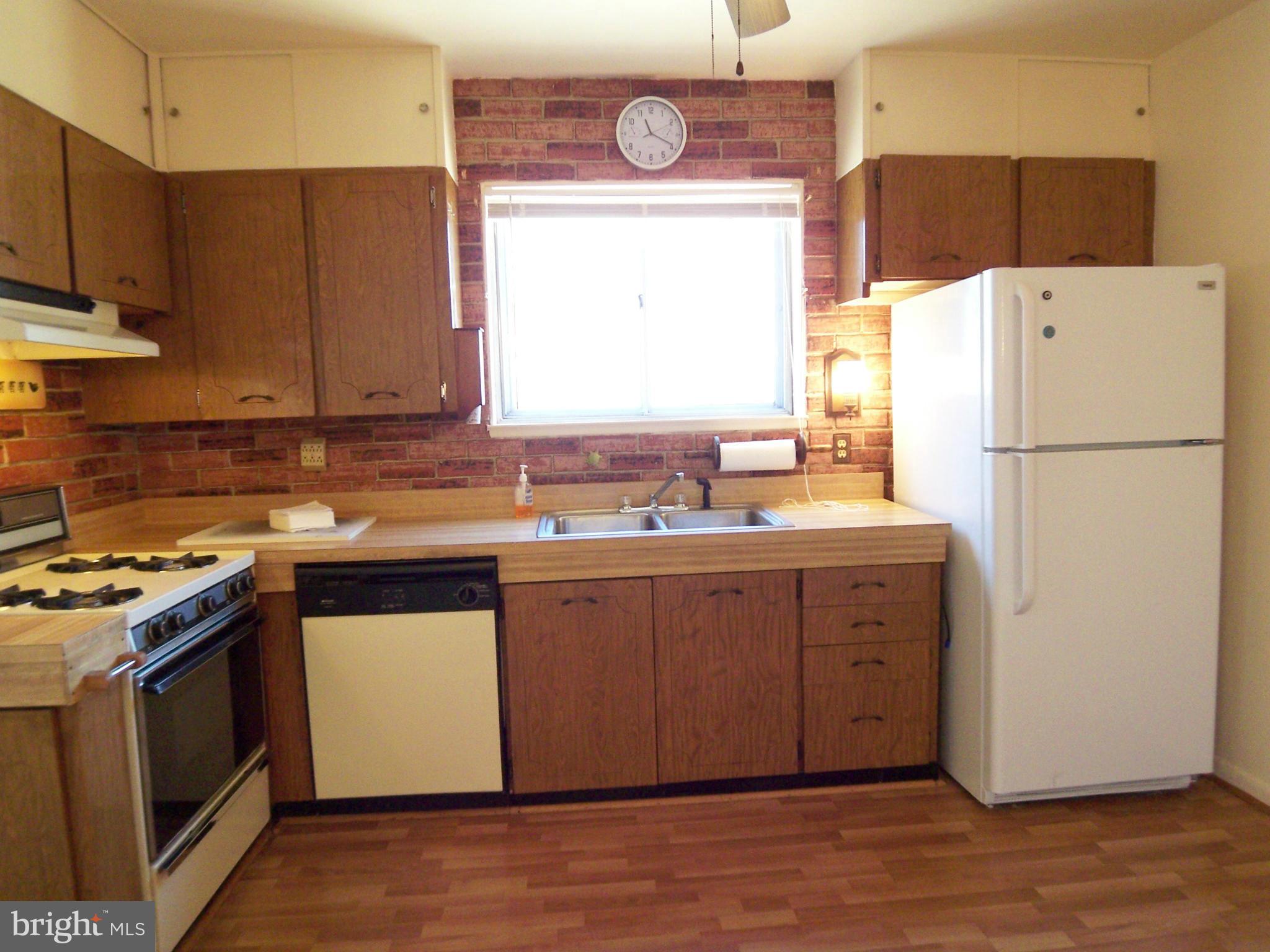 1218 Canberwell Road Baltimore, MD 21228 - Photo 13 of 30 Kitchen