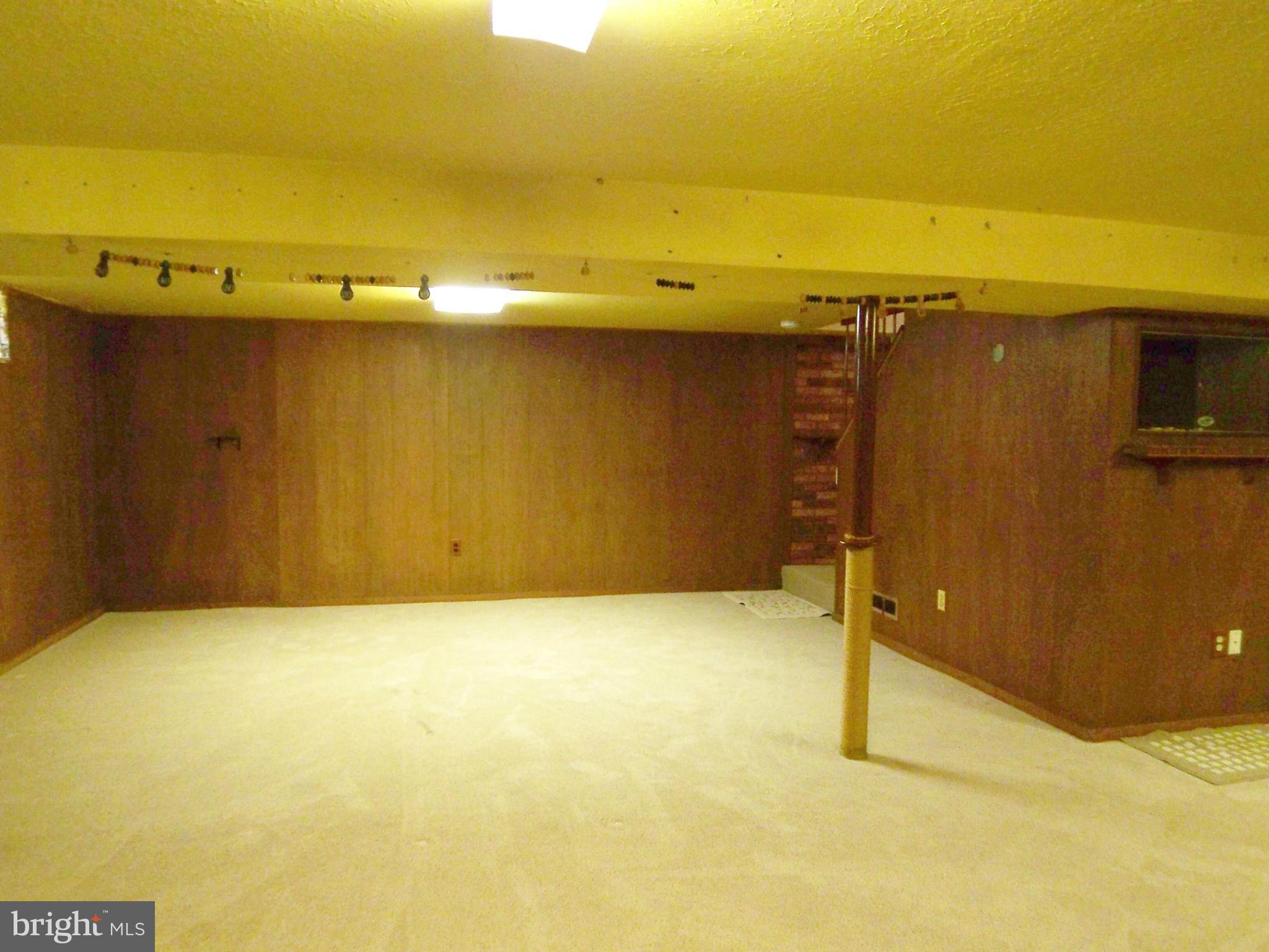 1218 Canberwell Road Baltimore, MD 21228 - Photo 27 of 30 Rec Room