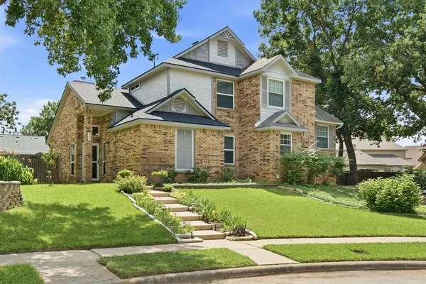 $329,900 | 2702 Ansley Court, Euless, TX 76039